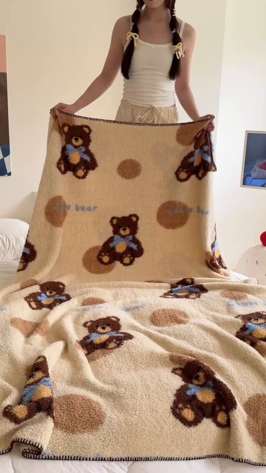 91家纺网 家纺一手货源 找家纺 舒隅家纺 2025新款A类卡通休闲半边绒三角针毛毯 小熊软糖