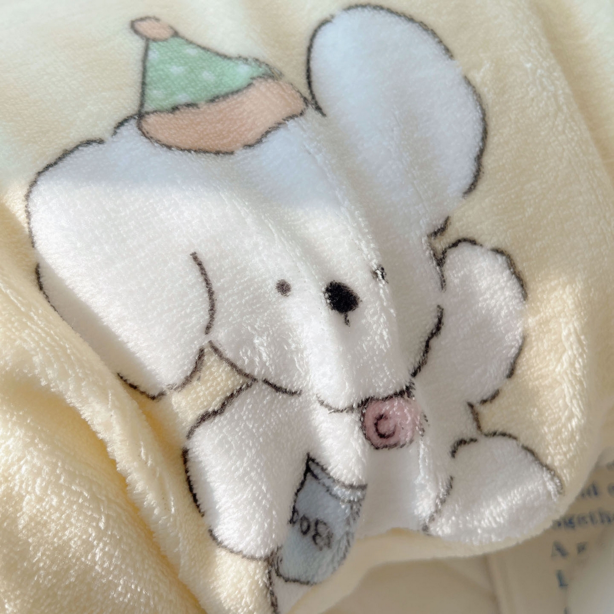 91家纺网 家纺一手货源 找家纺 六巷胡同 2025新款INS博主可爱风A类200g牛奶绒长条大抱枕 抱枕-周末宠物园