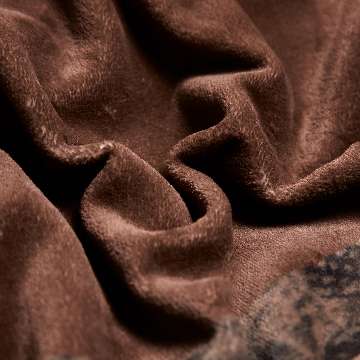 91家纺网 家纺一手货源 找家纺 （总）控价 2025新款 床盖款240克全消光A类数码印花牛奶绒四件套-卡仑