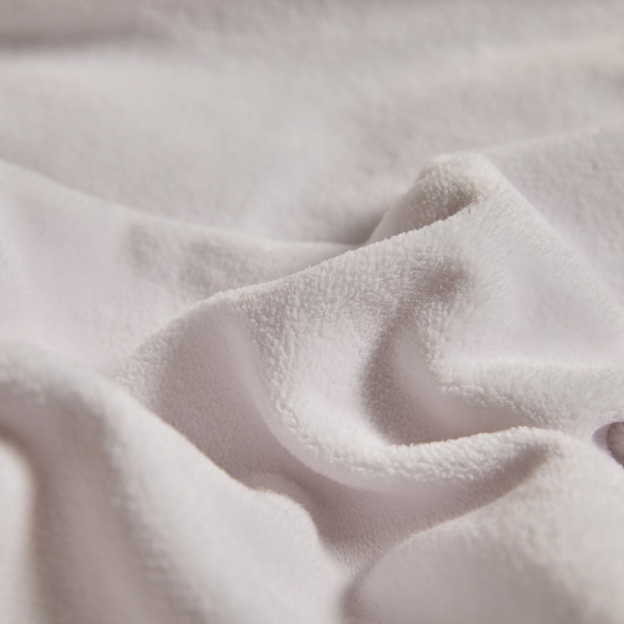 91家纺网 家纺一手货源 找家纺 新方向 2025新款240克全消光A类数码印花牛奶绒四件套床盖款-卡仑 卡仑-魅紫