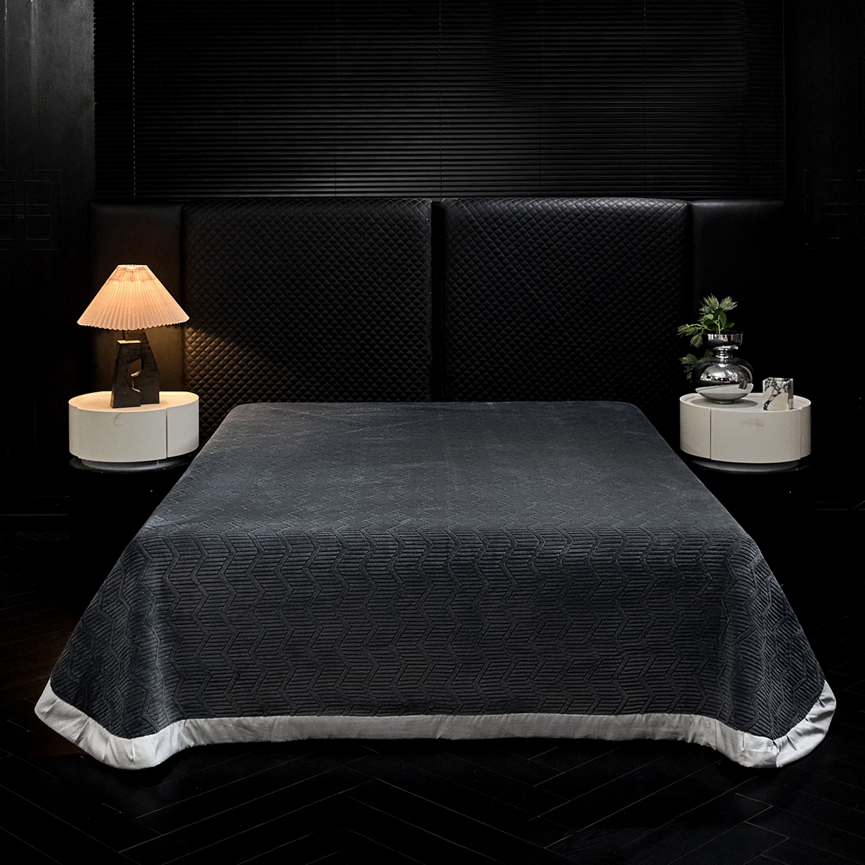 91家纺网 家纺一手货源 找家纺 新方向 2025新款240克全消光A类数码印花牛奶绒四件套床盖款-卡仑 卡仑-爵士灰