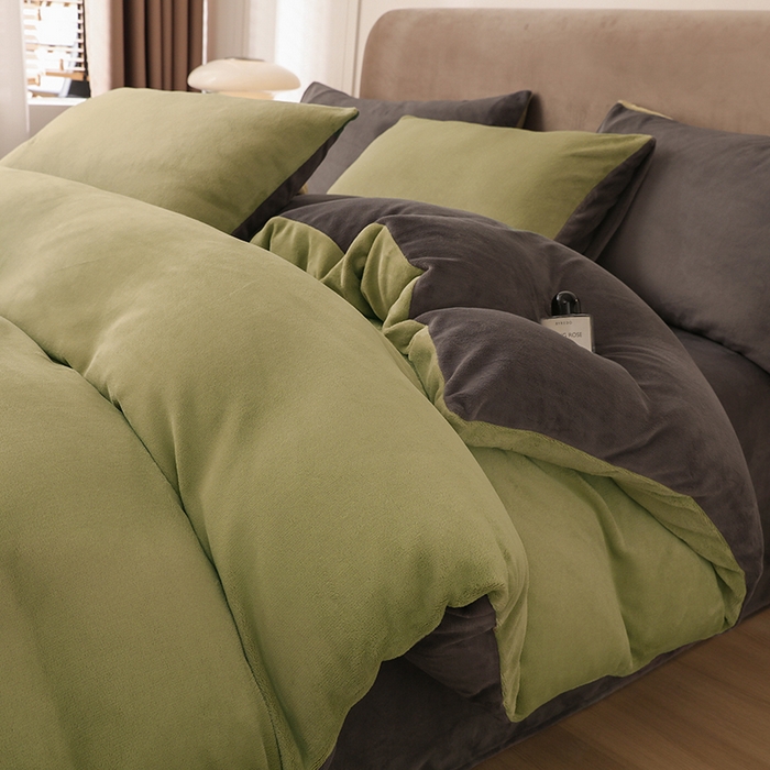 91家纺网 家纺一手货源 找家纺 （总）大元 2025新款A类高克重素色双拼牛奶绒四件套