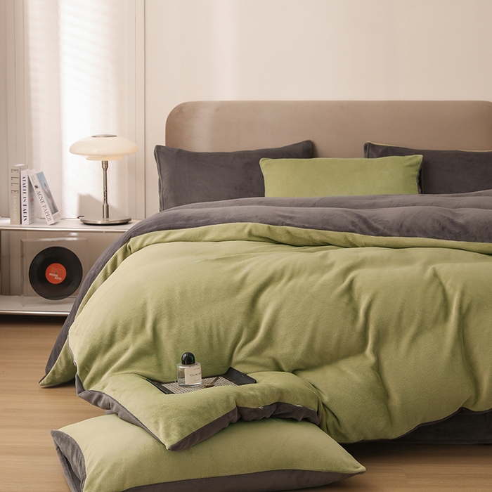 91家纺网 家纺一手货源 找家纺 （总）大元 2025新款A类高克重素色双拼牛奶绒四件套