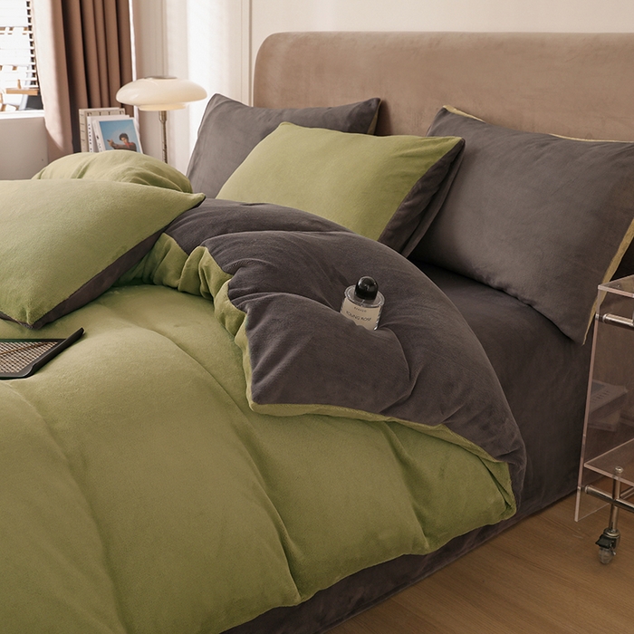 91家纺网 家纺一手货源 找家纺 （总）大元 2025新款A类高克重素色双拼牛奶绒四件套