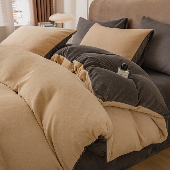 91家纺网 家纺一手货源 找家纺 （总）大元 2025新款A类高克重素色双拼牛奶绒四件套