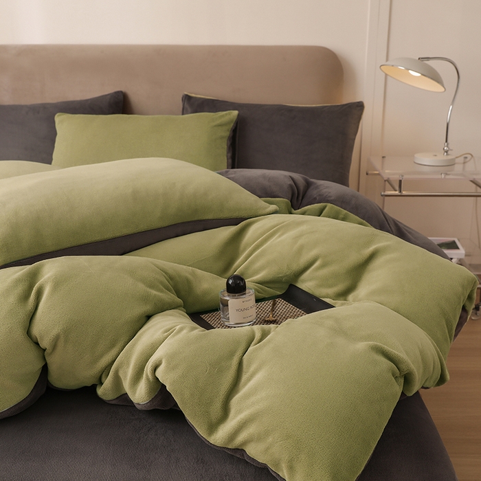 91家纺网 家纺一手货源 找家纺 （总）大元 2025新款A类高克重素色双拼牛奶绒四件套