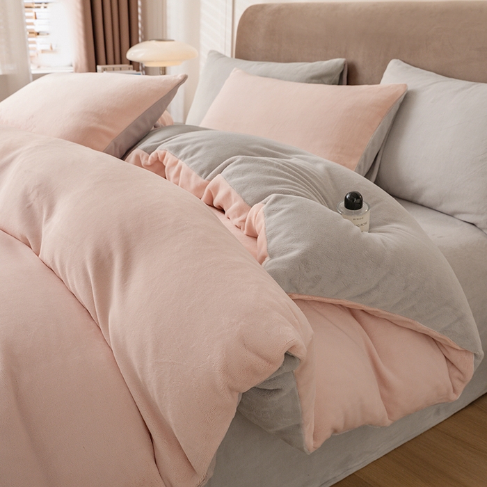 大元 2025新款A类高克重素色双拼牛奶绒四件套 桃粉-米灰