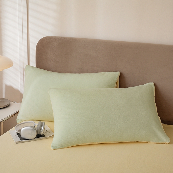 91家纺网 家纺一手货源 找家纺 大元 2025新款A类高克重素色双拼牛奶绒四件套 芽绿-奶黄