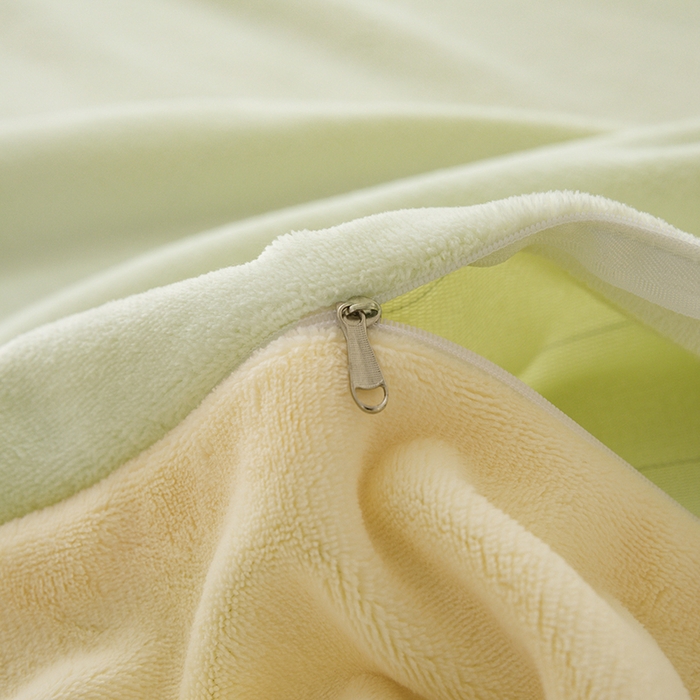 91家纺网 家纺一手货源 找家纺 大元 2025新款A类高克重素色双拼牛奶绒四件套 芽绿-奶黄