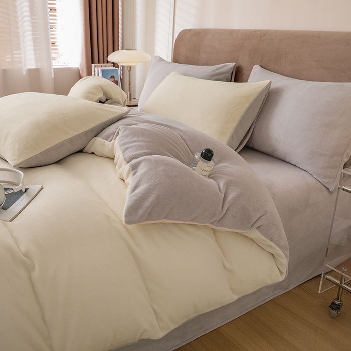 91家纺网 家纺一手货源 找家纺 大元 2025新款A类高克重素色双拼牛奶绒四件套 米白-米灰