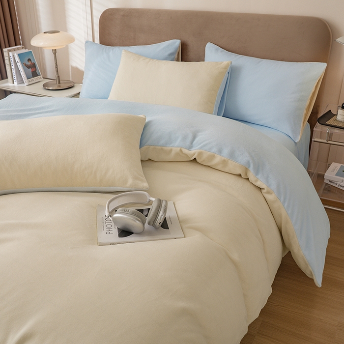 91家纺网 家纺一手货源 找家纺 大元 2025新款A类高克重素色双拼牛奶绒四件套 米白-浅蓝