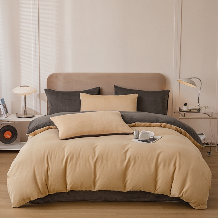 91家纺网 家纺一手货源 找家纺 大元 2025新款A类高克重素色双拼牛奶绒四件套 奶咖-深灰