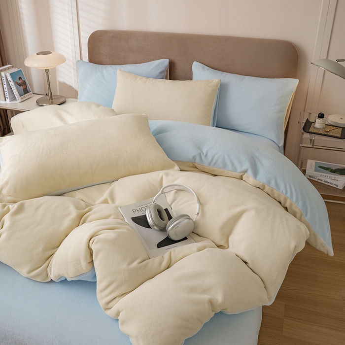 91家纺网 家纺一手货源 找家纺 大元 2025新款A类高克重素色双拼牛奶绒四件套 米白-浅蓝