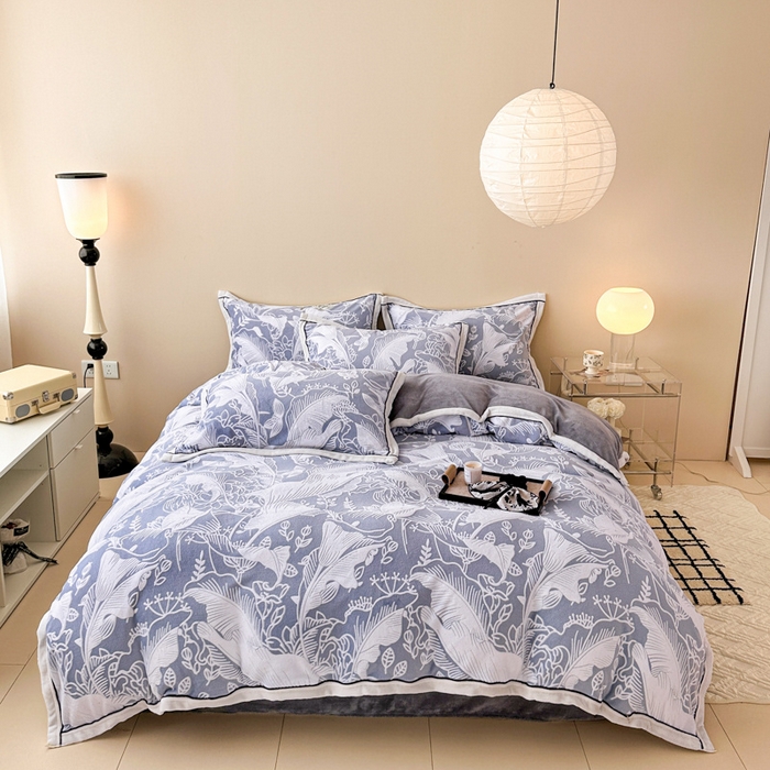 懒猫家纺 2025新款包边款雕花牛奶绒四件套 晨露半夏