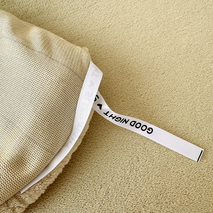 91家纺网 家纺一手货源 找家纺 懒猫家纺 2025新款包边款雕花牛奶绒四件套 春日心动