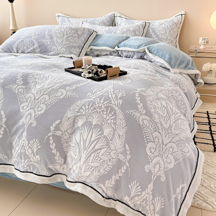 91家纺网 家纺一手货源 找家纺 懒猫家纺 2025新款包边款雕花牛奶绒四件套 法式花园-灰