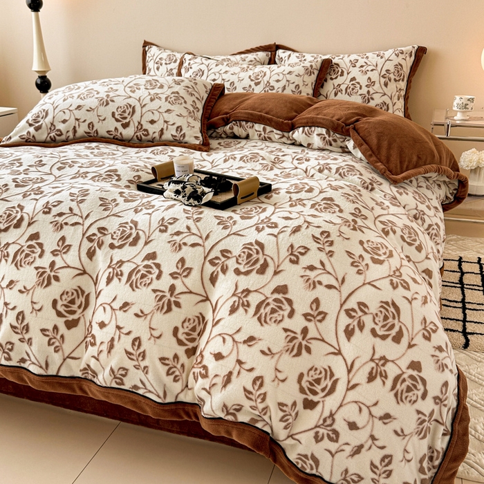 91家纺网 家纺一手货源 找家纺 懒猫家纺 2025新款包边款雕花牛奶绒四件套 繁花町灵