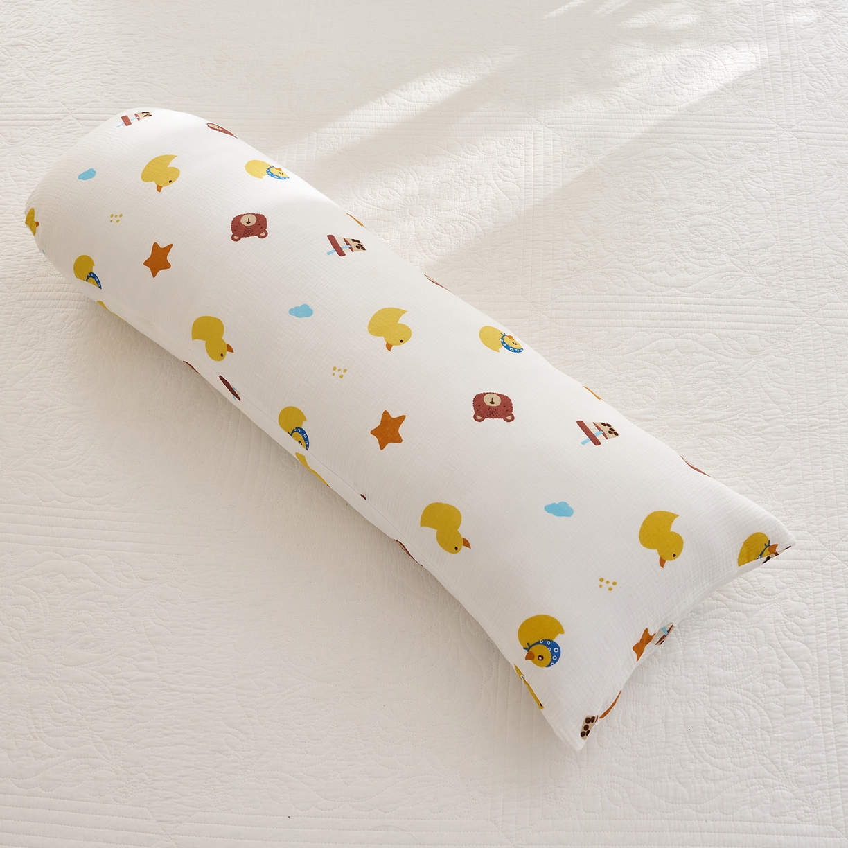 91家纺网 家纺一手货源 找家纺 乐可 2025新款亲肤柔软全棉纯棉纱布抱枕 全棉纱布抱枕-BB1小熊黄鸭