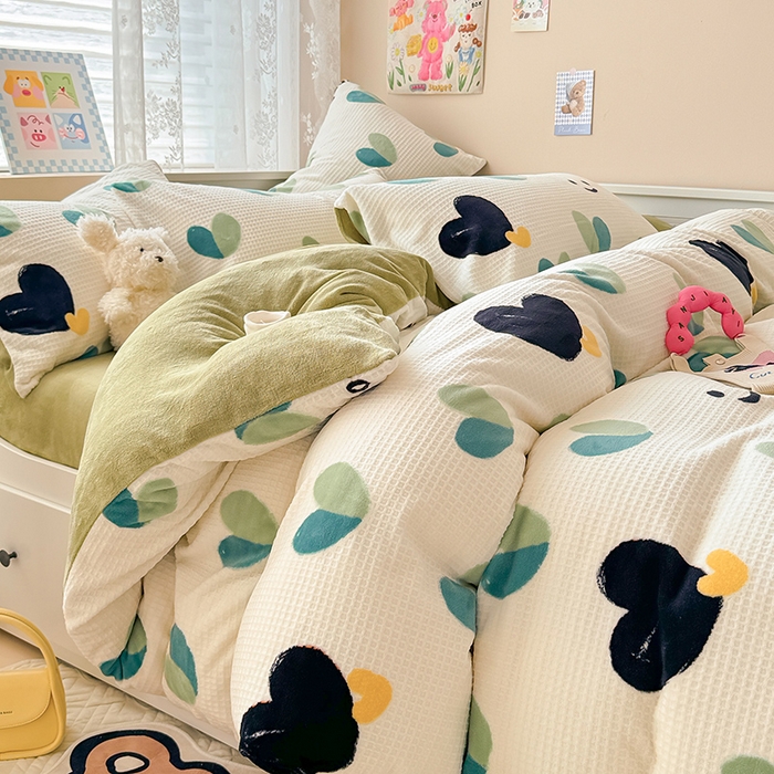 91家纺网 家纺一手货源 找家纺 （总）懒猫家纺 2025新款印花牛奶绒雕花四件套