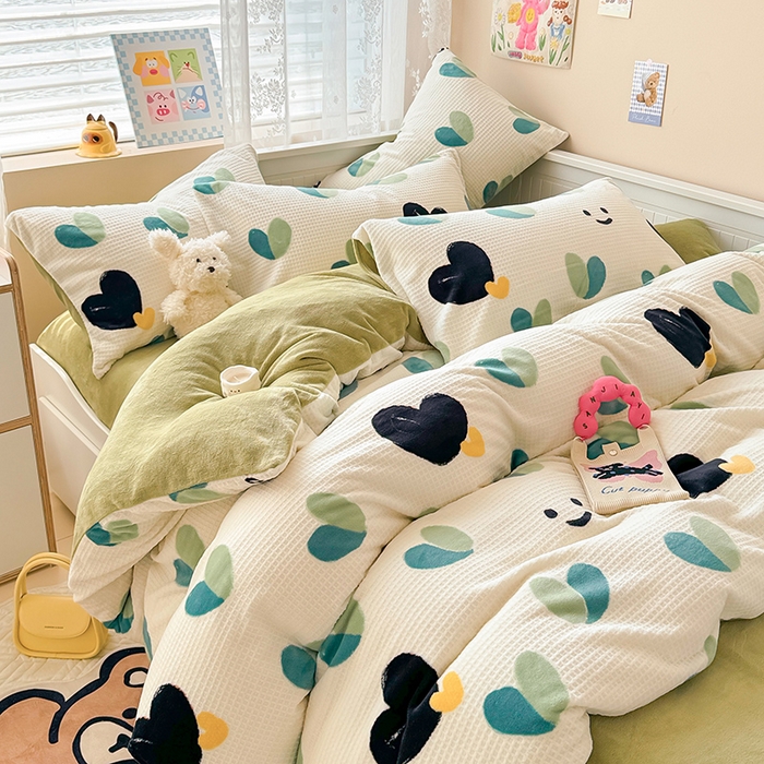 91家纺网 家纺一手货源 找家纺 （总）懒猫家纺 2025新款印花牛奶绒雕花四件套