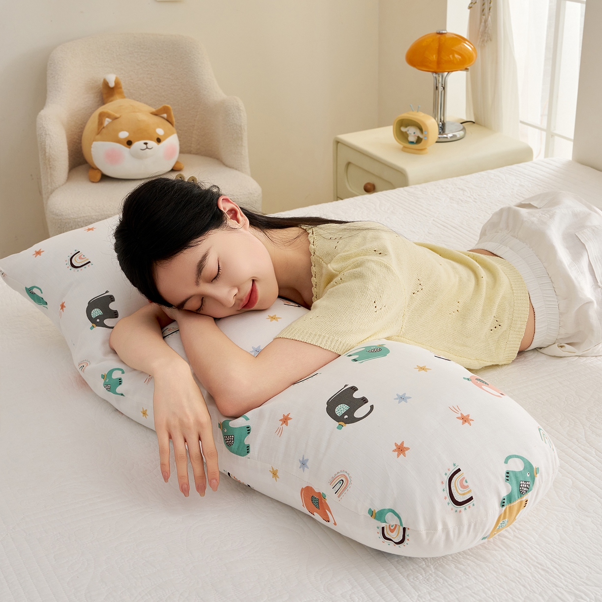 91家纺网 家纺一手货源 找家纺 乐可 2025新款全棉纯棉双层纱抱枕 全棉双层纱抱枕-BC1礼帽小象白