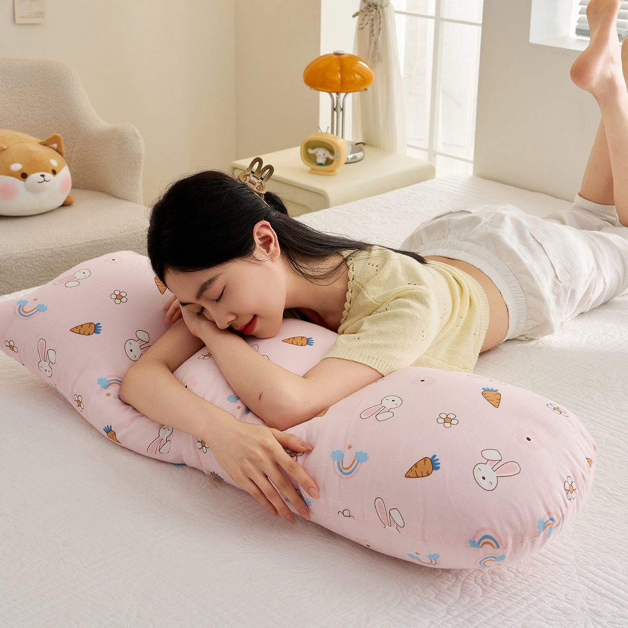 91家纺网 家纺一手货源 找家纺 乐可 2025新款全棉纯棉双层纱抱枕 全棉双层纱抱枕-BC1萝卜兔粉