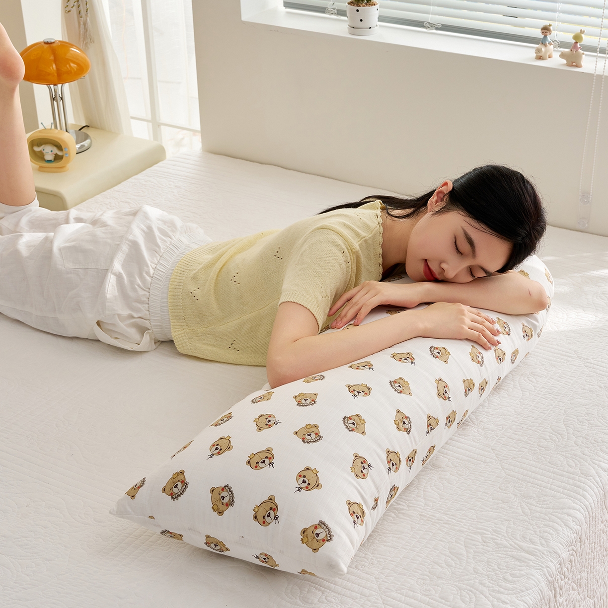 91家纺网 家纺一手货源 找家纺 乐可 2025新款全棉纯棉双层纱抱枕 全棉双层纱抱枕-BC1小熊王子白