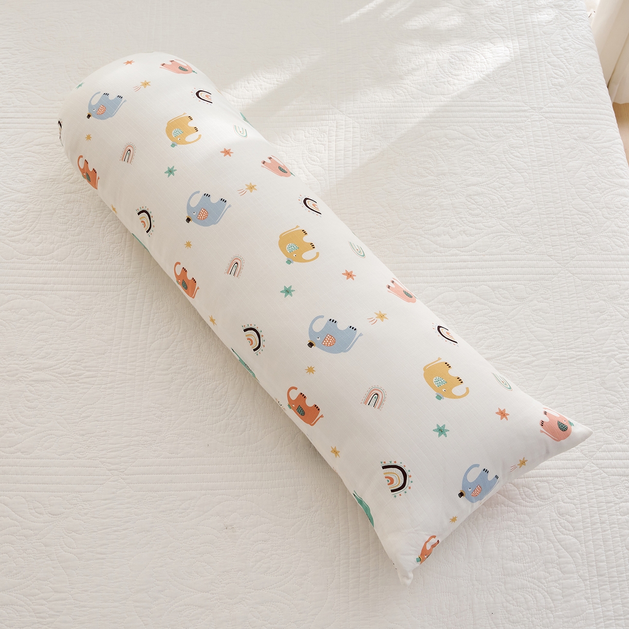 91家纺网 家纺一手货源 找家纺 乐可 2025新款全棉纯棉双层纱抱枕 全棉双层纱抱枕-BC1礼帽小象白