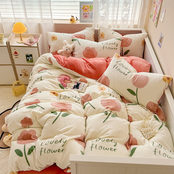 91家纺网 家纺一手货源 找家纺 （总）懒猫家纺 2025新款印花牛奶绒雕花四件套