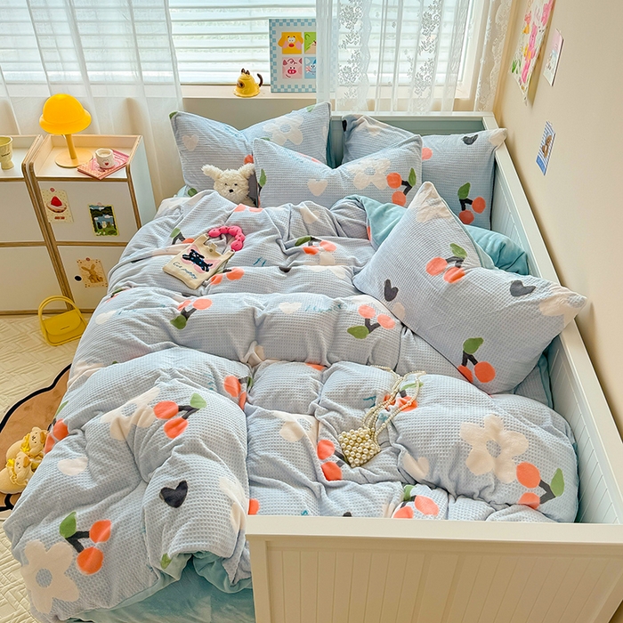 懒猫家纺 2025新款印花牛奶绒雕花四件套 那些花儿