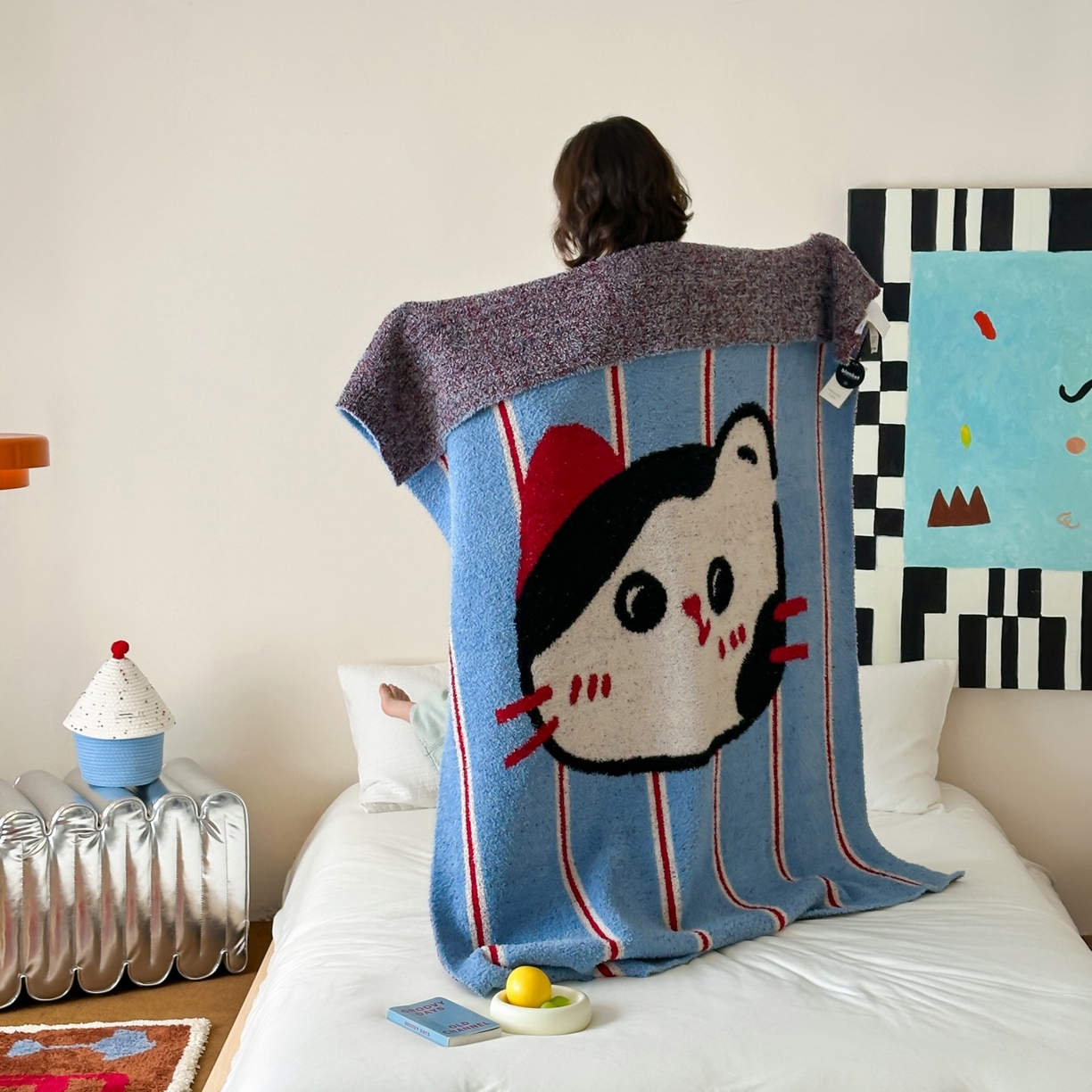 91家纺网 家纺一手货源 找家纺 觅糖家纺 2025新款卡通半边绒毛毯毯子系列 蓝条纹猫