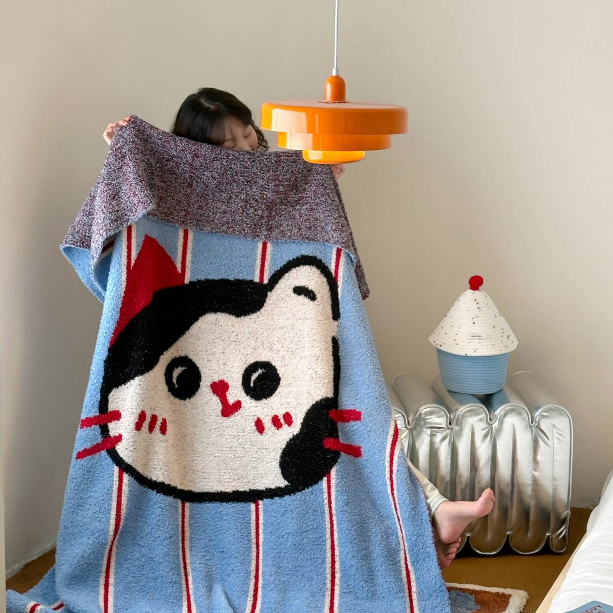 91家纺网 家纺一手货源 找家纺 觅糖家纺 2025新款卡通半边绒毛毯毯子系列 蓝条纹猫