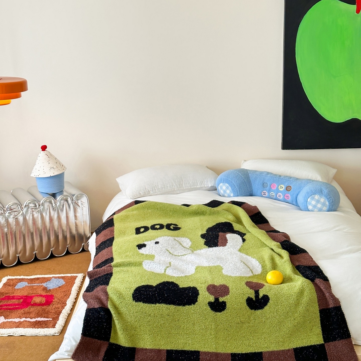 91家纺网 家纺一手货源 找家纺 觅糖家纺 2025新款卡通半边绒毛毯毯子系列 漫步小狗