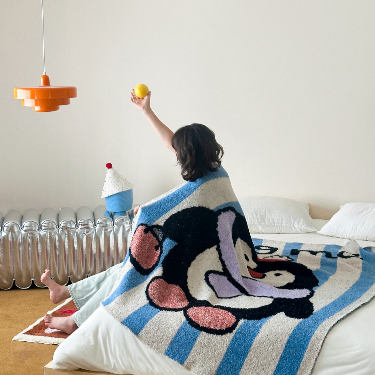 91家纺网 家纺一手货源 找家纺 觅糖家纺 2025新款卡通半边绒毛毯毯子系列 快乐企鹅