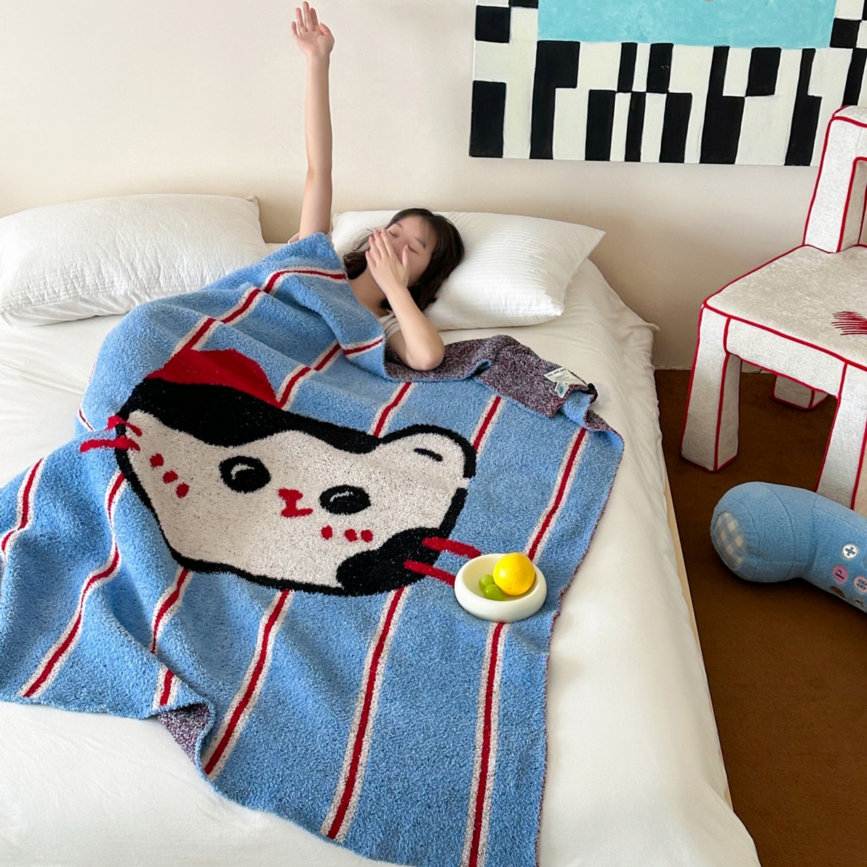 91家纺网 家纺一手货源 找家纺 觅糖家纺 2025新款卡通半边绒毛毯毯子系列 蓝条纹猫