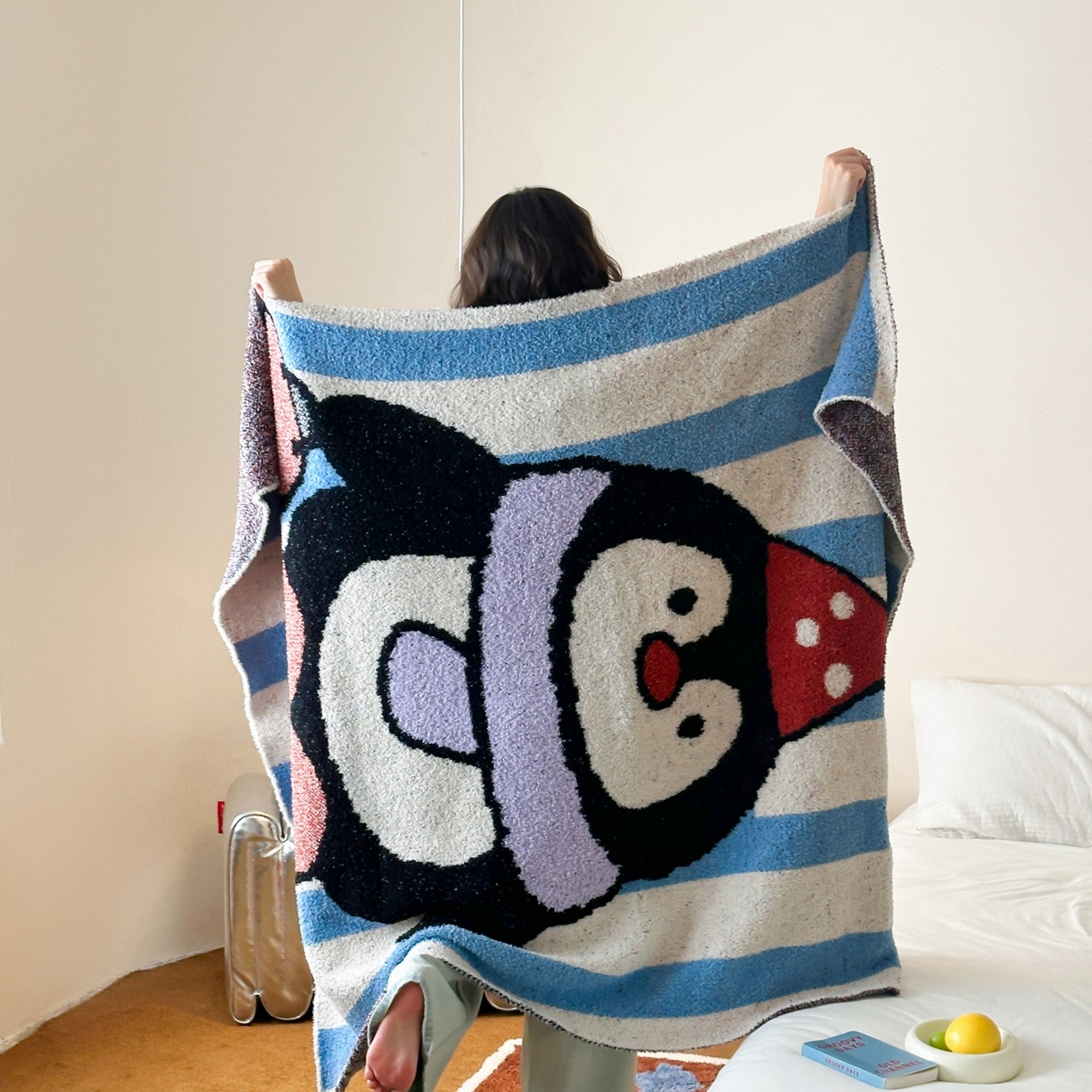 91家纺网 家纺一手货源 找家纺 觅糖家纺 2025新款卡通半边绒毛毯毯子系列 快乐企鹅