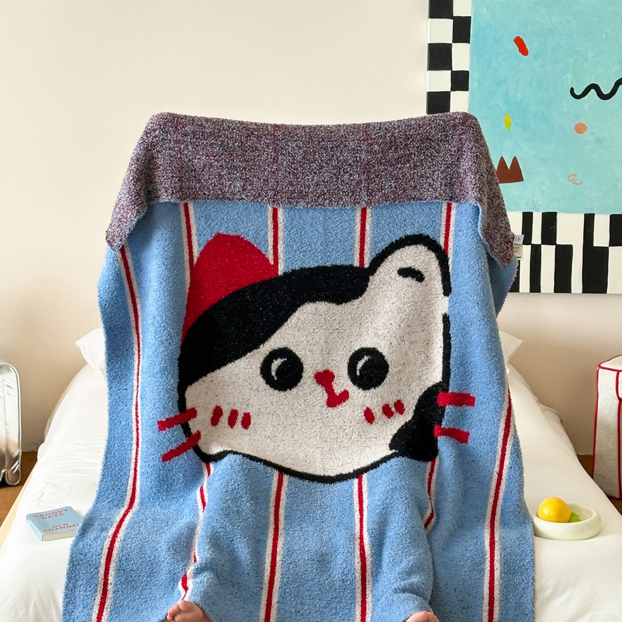 91家纺网 家纺一手货源 找家纺 觅糖家纺 2025新款卡通半边绒毛毯毯子系列 蓝条纹猫