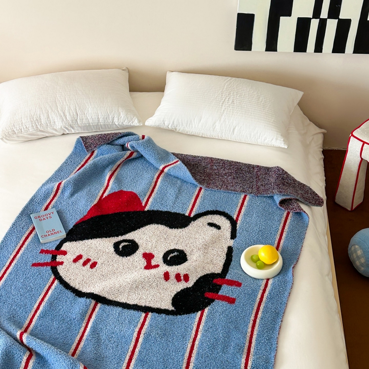 91家纺网 家纺一手货源 找家纺 觅糖家纺 2025新款卡通半边绒毛毯毯子系列 蓝条纹猫