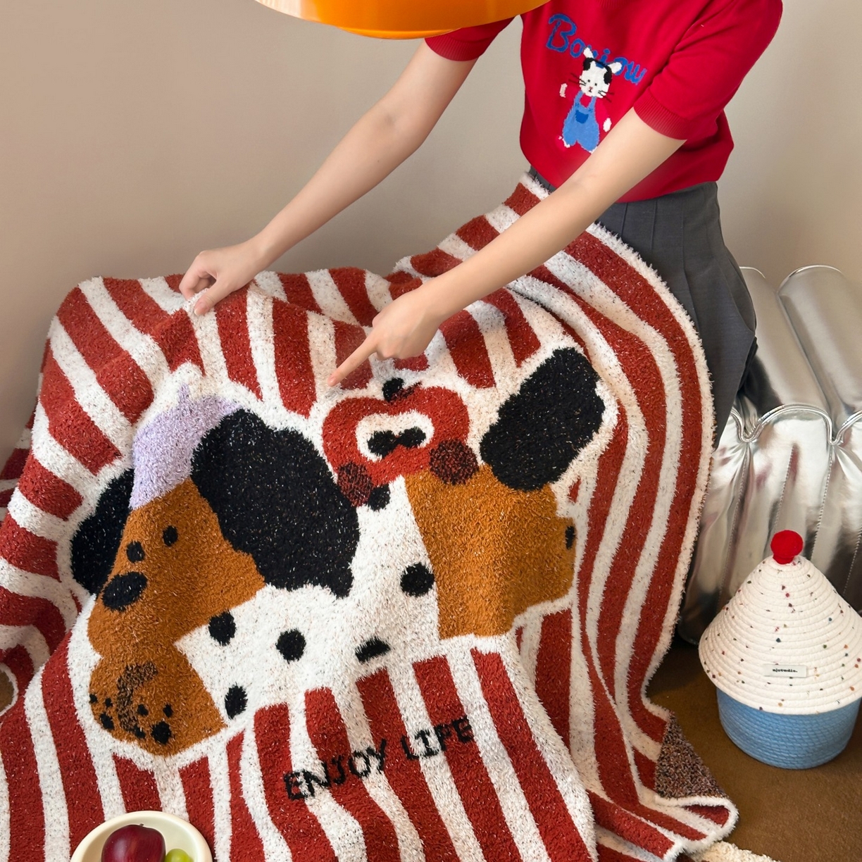 91家纺网 家纺一手货源 找家纺 觅糖家纺 2025新款卡通半边绒毛毯毯子系列 条纹小狗