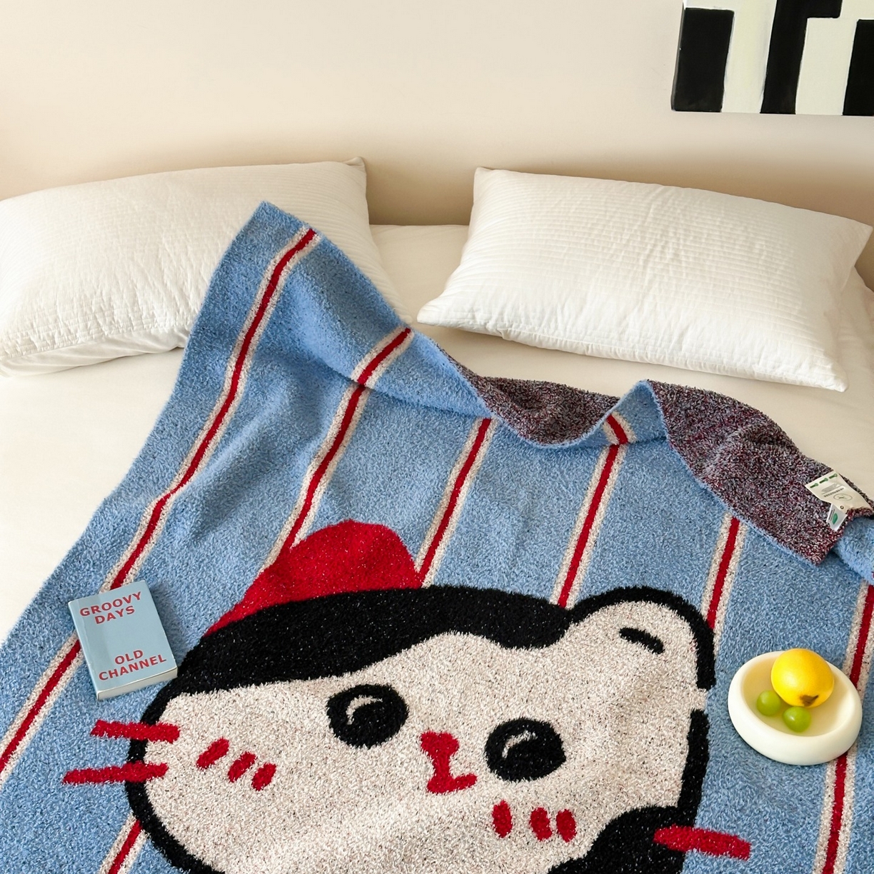 91家纺网 家纺一手货源 找家纺 觅糖家纺 2025新款卡通半边绒毛毯毯子系列 蓝条纹猫