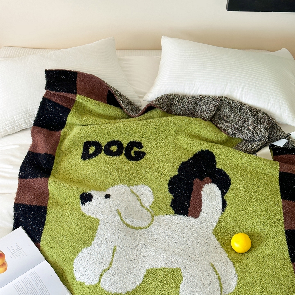 91家纺网 家纺一手货源 找家纺 觅糖家纺 2025新款卡通半边绒毛毯毯子系列 漫步小狗