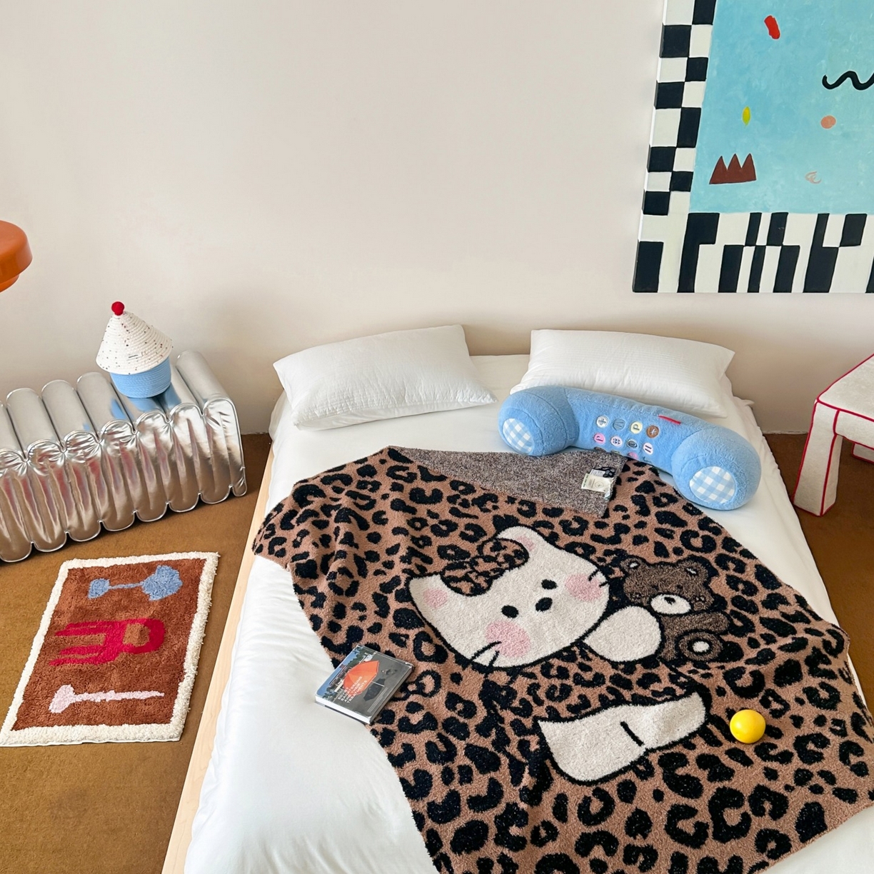 91家纺网 家纺一手货源 找家纺 觅糖家纺 2025新款卡通半边绒毛毯毯子系列 豹纹kitty