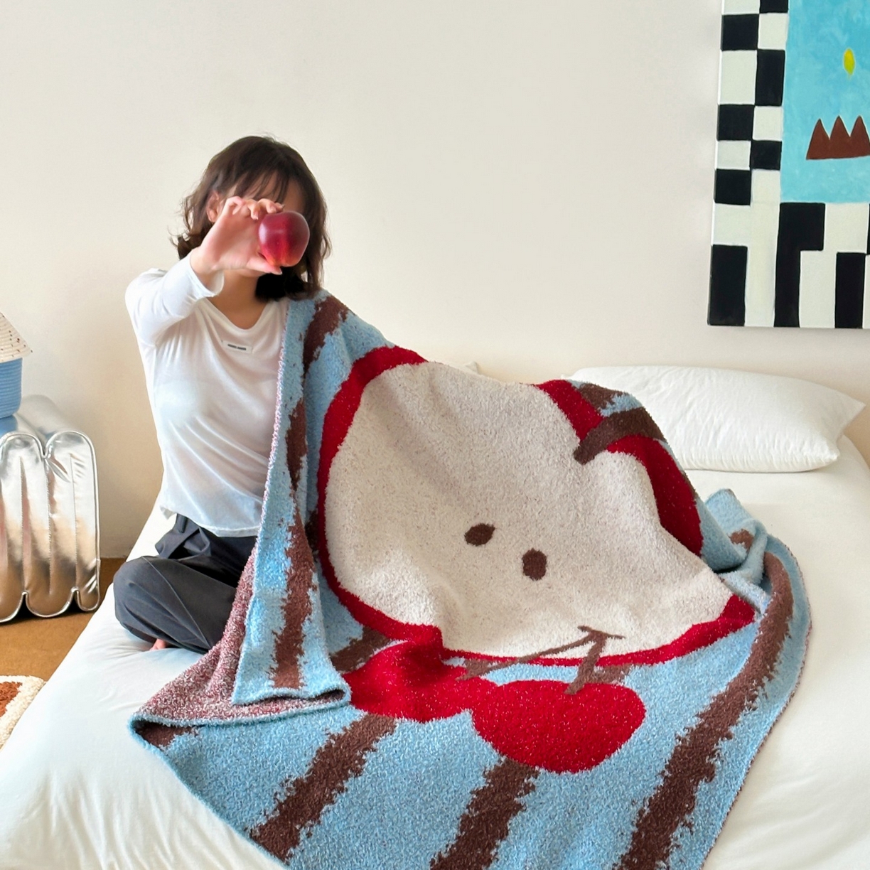 觅糖家纺 2025新款卡通半边绒毛毯毯子系列 樱桃苹果