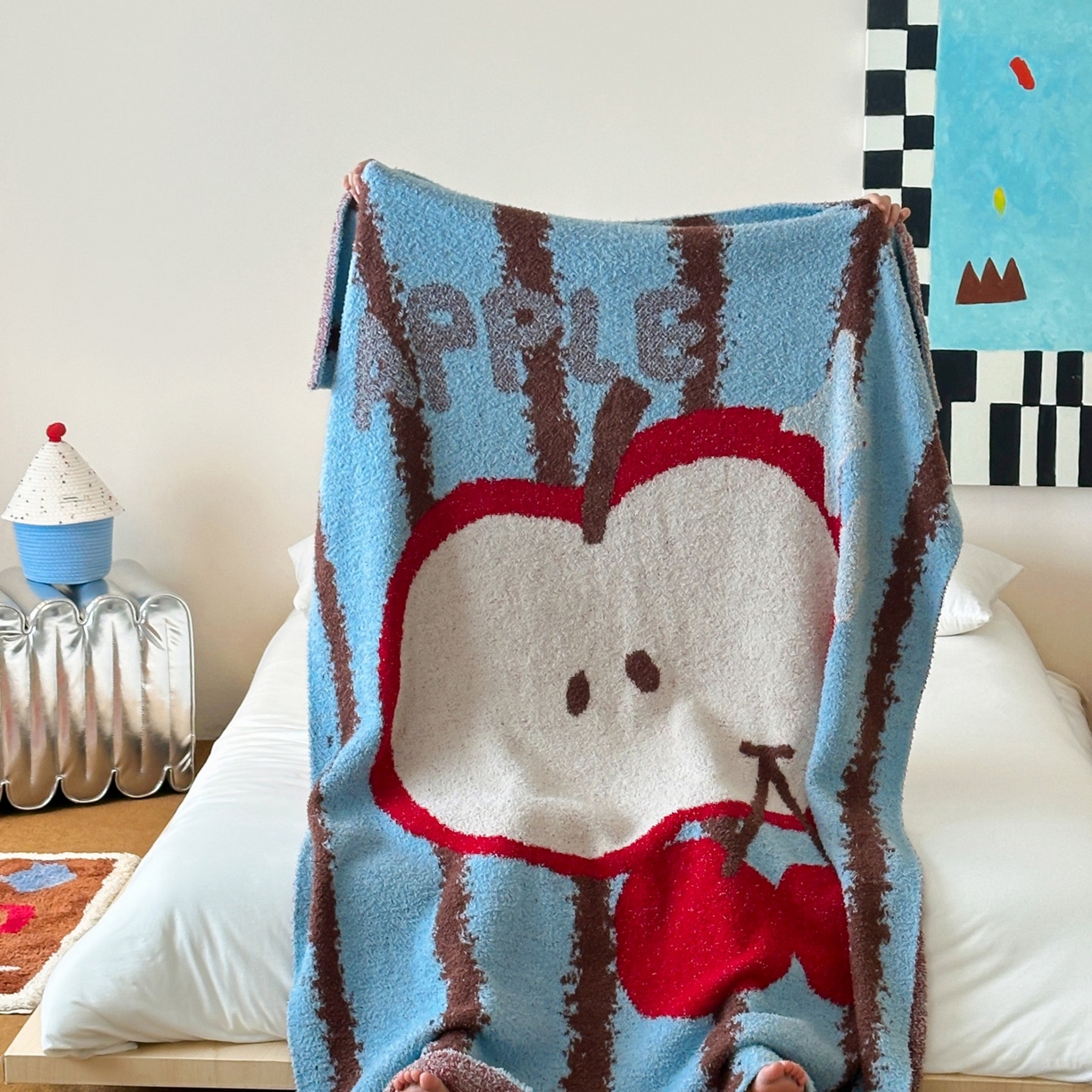 91家纺网 家纺一手货源 找家纺 觅糖家纺 2025新款卡通半边绒毛毯毯子系列 樱桃苹果