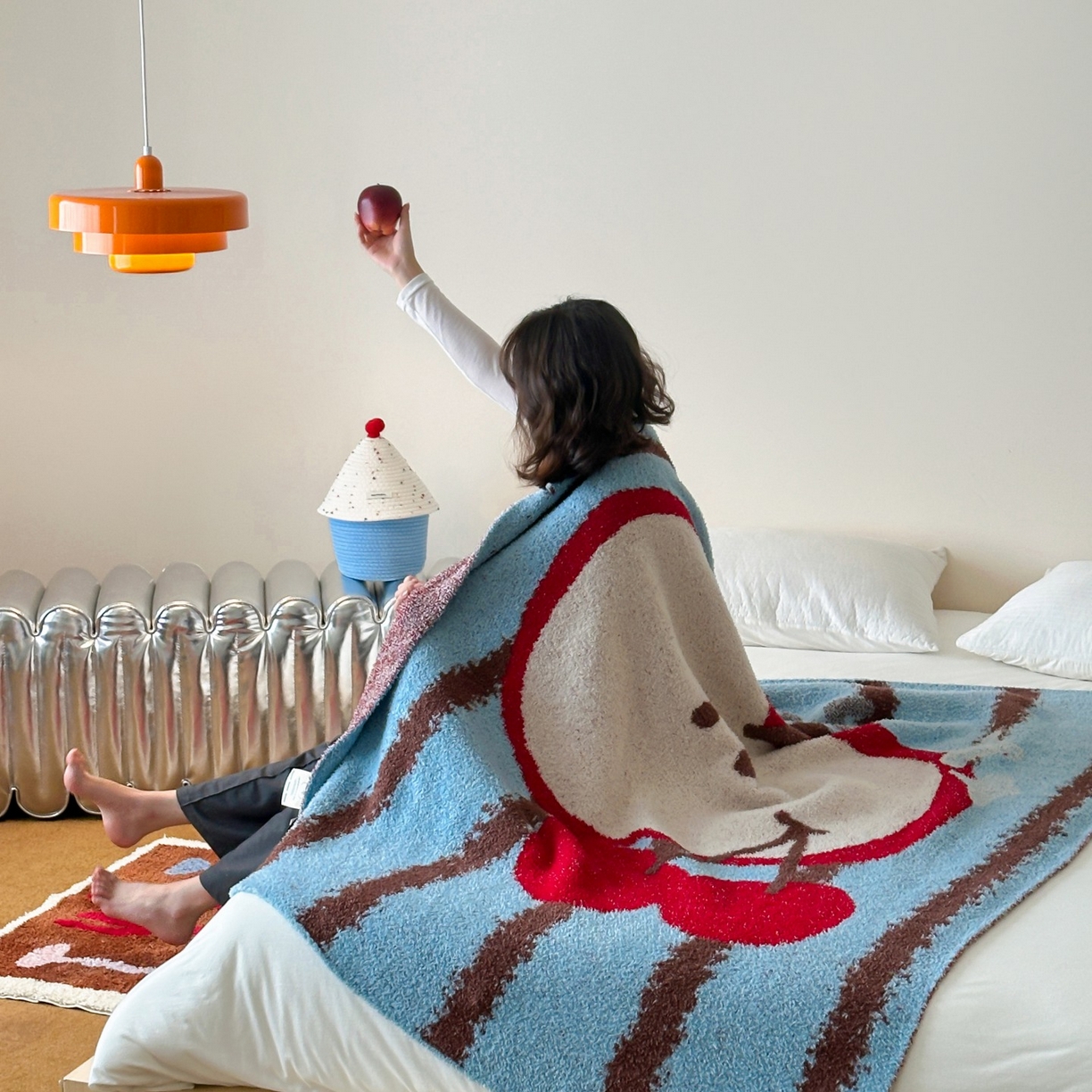 91家纺网 家纺一手货源 找家纺 觅糖家纺 2025新款卡通半边绒毛毯毯子系列 樱桃苹果