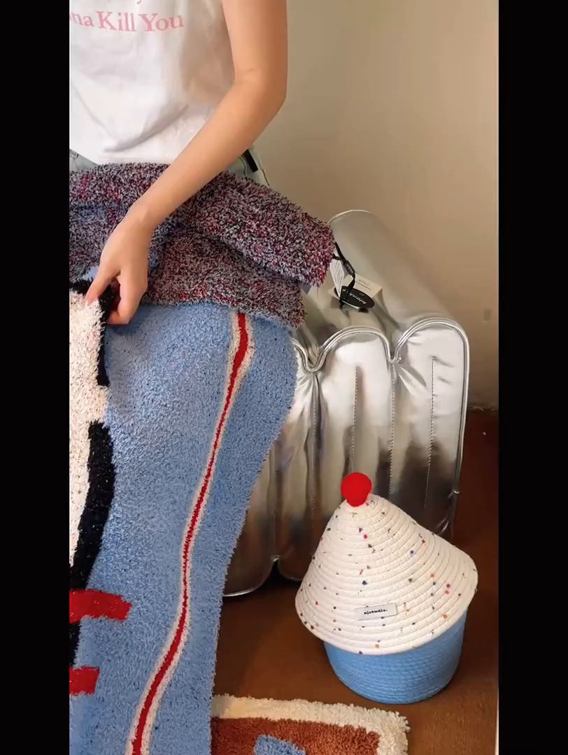 91家纺网 家纺一手货源 找家纺 觅糖家纺 2025新款卡通半边绒毛毯毯子系列 蓝条纹猫