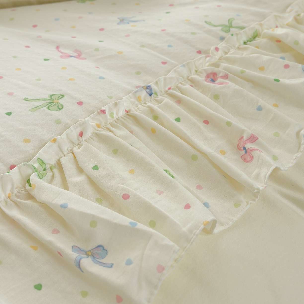 91家纺网 家纺一手货源 找家纺 觅糖家纺 2025新款双层纱刺绣花边四件套系列 雾中蝶舞