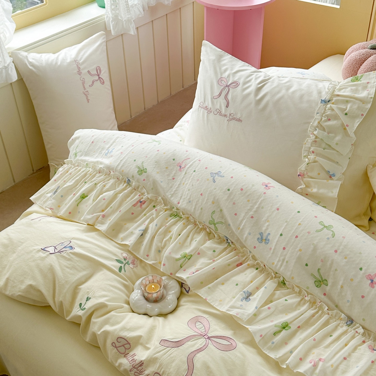 91家纺网 家纺一手货源 找家纺 觅糖家纺 2025新款双层纱刺绣花边四件套系列 雾中蝶舞