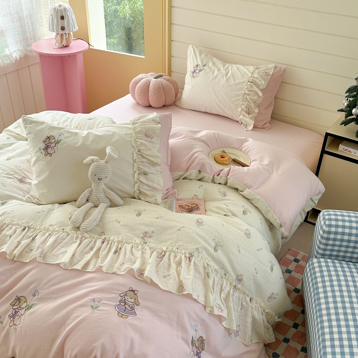 91家纺网 家纺一手货源 找家纺 觅糖家纺 2025新款双层纱刺绣花边四件套系列 甜茶小兔