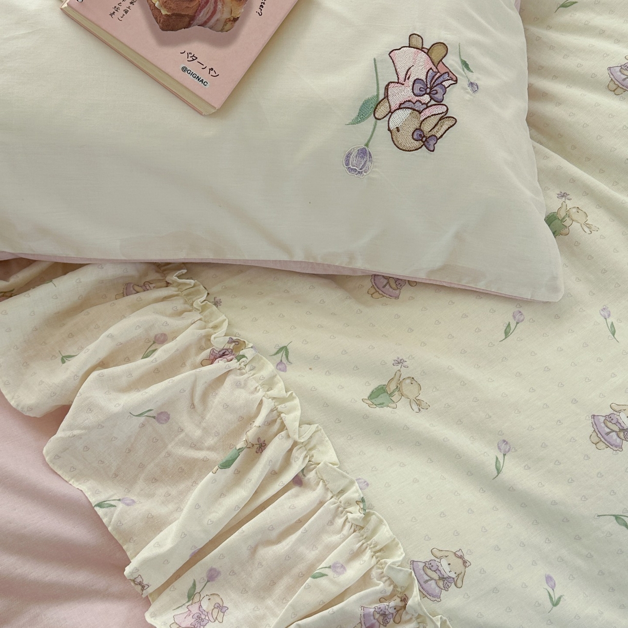 91家纺网 家纺一手货源 找家纺 觅糖家纺 2025新款双层纱刺绣花边四件套系列 甜茶小兔